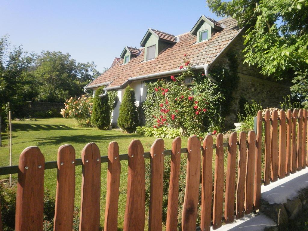 Kapolcs Cottage Eksteriør bilde